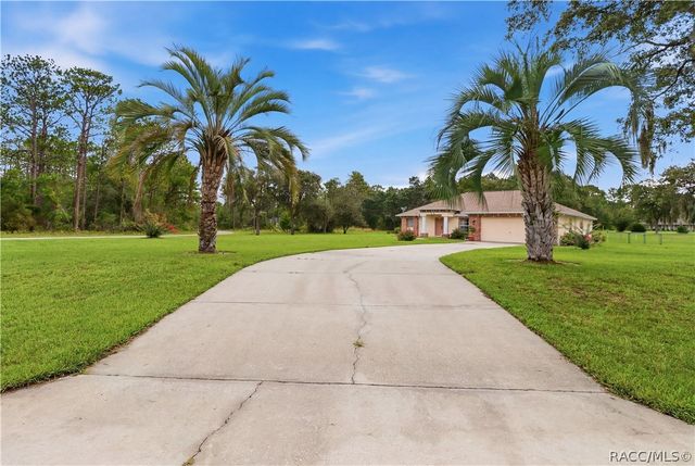 3741 W Giraffe Drive, Dunnellon, FL 34433