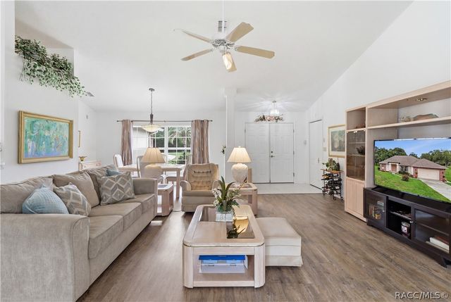 3741 W Giraffe Drive, Dunnellon, FL 34433