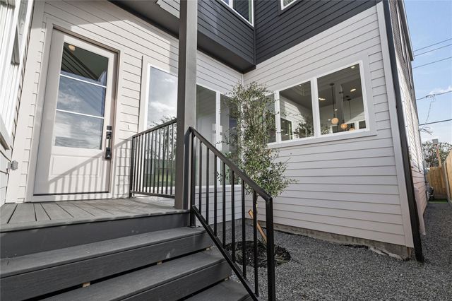 304 E 35th Street, Houston, TX 77018