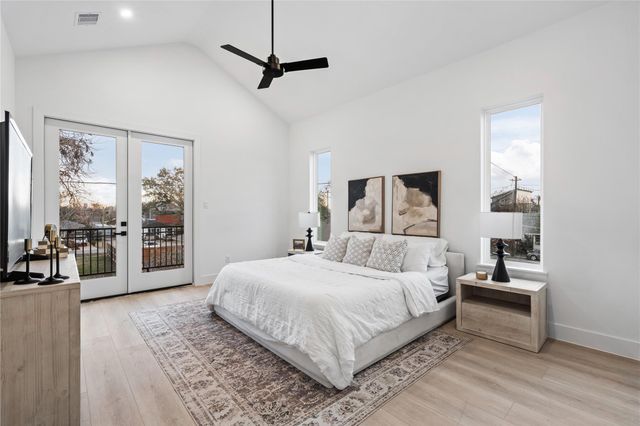 304 E 35th Street, Houston, TX 77018