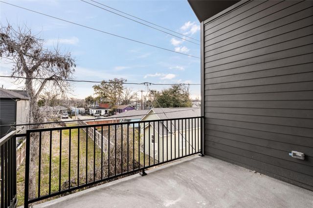 304 E 35th Street, Houston, TX 77018