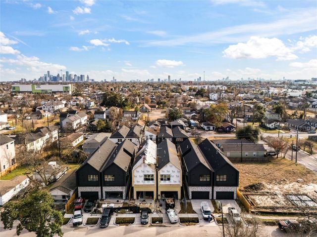 304 E 35th Street, Houston, TX 77018