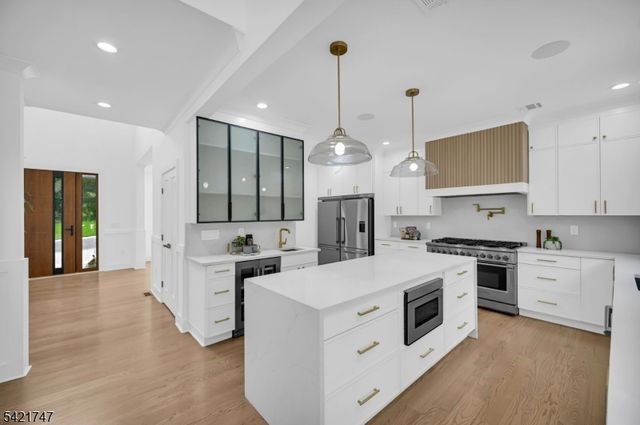 15 Orchard Ln, Livingston Twp., NJ 07039