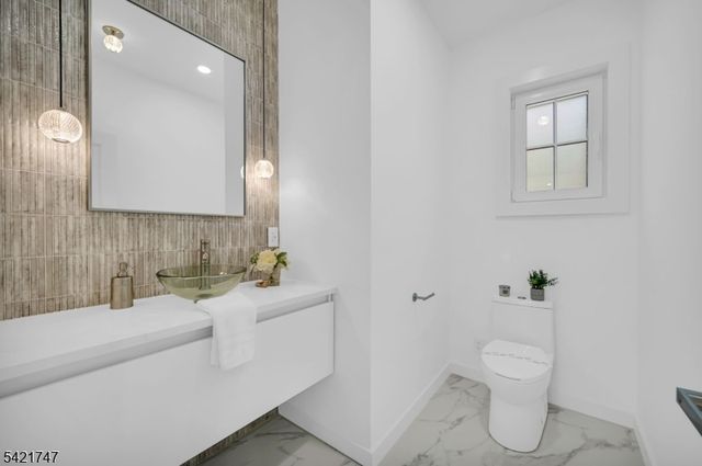 15 Orchard Ln, Livingston Twp., NJ 07039