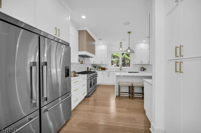 15 Orchard Ln, Livingston Twp., NJ 07039