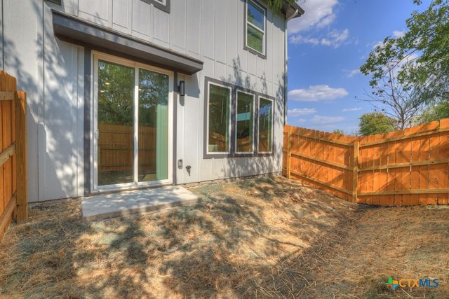 104 Creekside Trail 504, Kyle, TX 78640