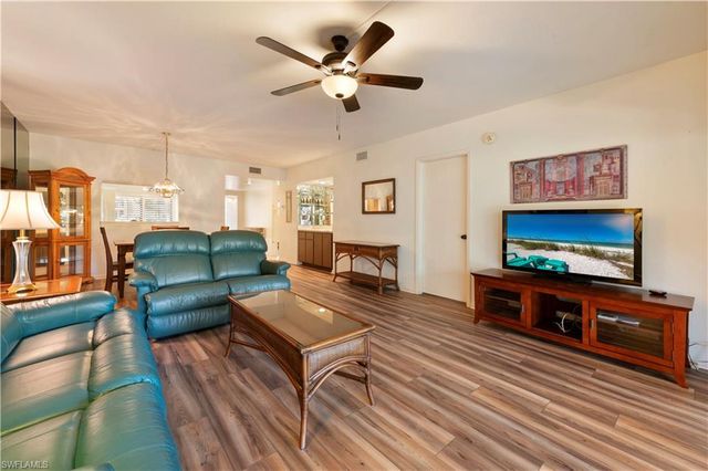 1822 Kings Lake BLVD 102, Naples, FL 34112