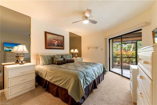 1822 Kings Lake BLVD 102, Naples, FL 34112