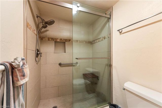 1822 Kings Lake BLVD 102, Naples, FL 34112