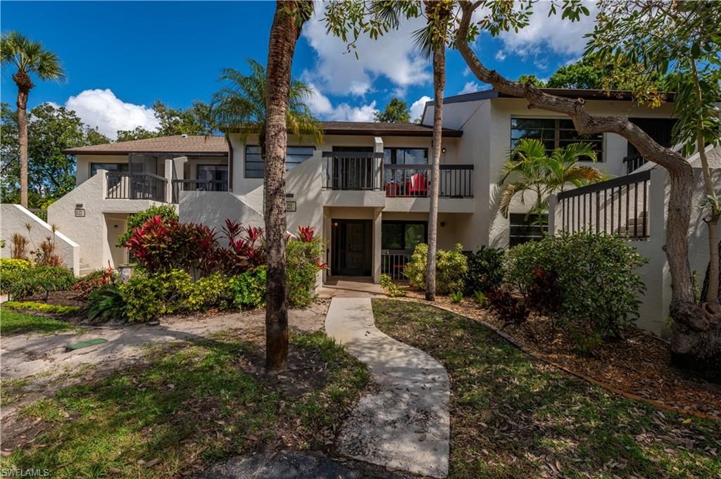 1822 Kings Lake BLVD 102, Naples, FL 34112