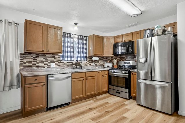 636 N Dana Avenue, Republic, MO 65738