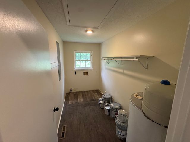 600 Pine Oaks Drive, Tunnel Hill, GA 30755