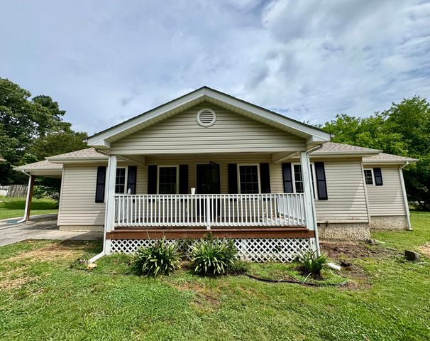 600 Pine Oaks Drive, Tunnel Hill, GA 30755