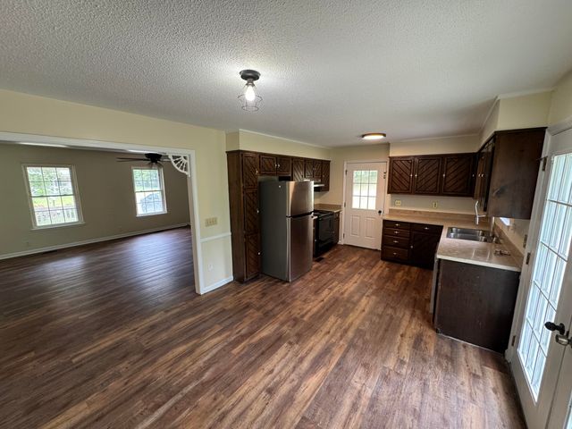 600 Pine Oaks Drive, Tunnel Hill, GA 30755