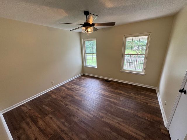 600 Pine Oaks Drive, Tunnel Hill, GA 30755
