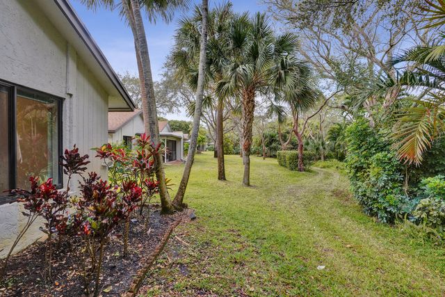 3817 Arelia Drive S, Delray Beach, FL 33445