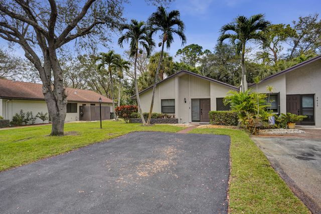 3817 Arelia Drive S, Delray Beach, FL 33445