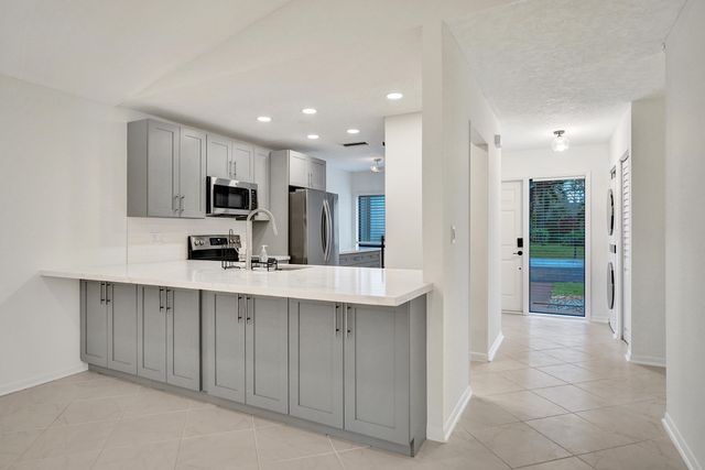 3817 Arelia Drive S, Delray Beach, FL 33445