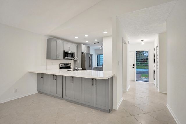 3817 Arelia Drive S, Delray Beach, FL 33445