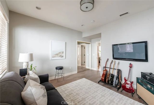 230 Ardmore Avenue, Hermosa Beach, CA 90254