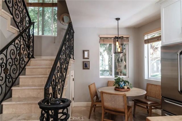 230 Ardmore Avenue, Hermosa Beach, CA 90254