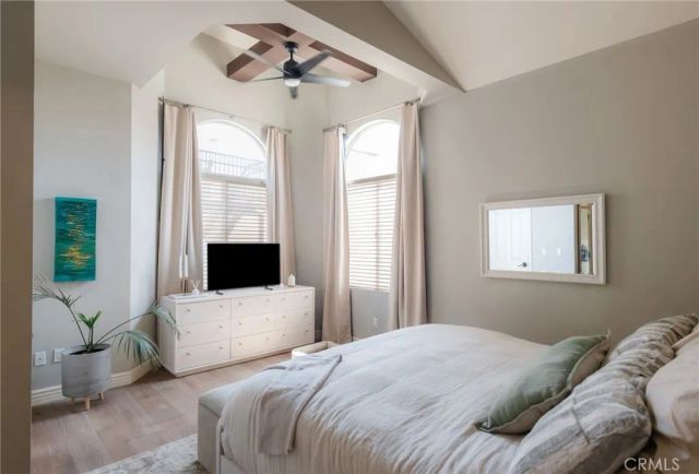 230 Ardmore Avenue, Hermosa Beach, CA 90254