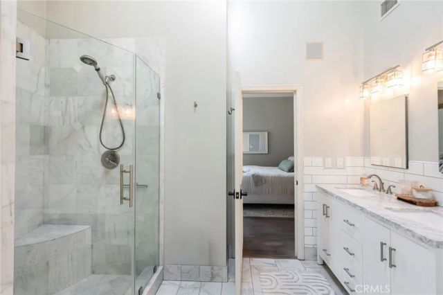 230 Ardmore Avenue, Hermosa Beach, CA 90254