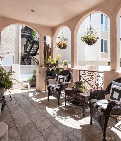 230 Ardmore Avenue, Hermosa Beach, CA 90254