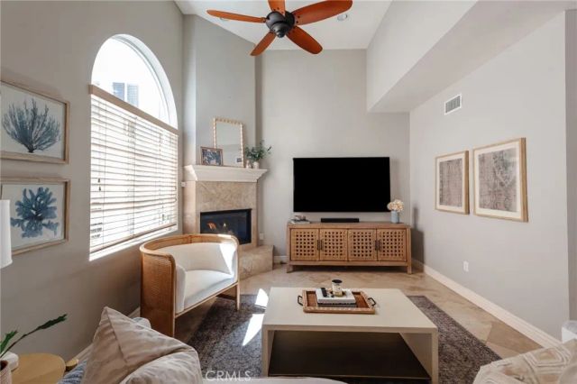 230 Ardmore Avenue, Hermosa Beach, CA 90254