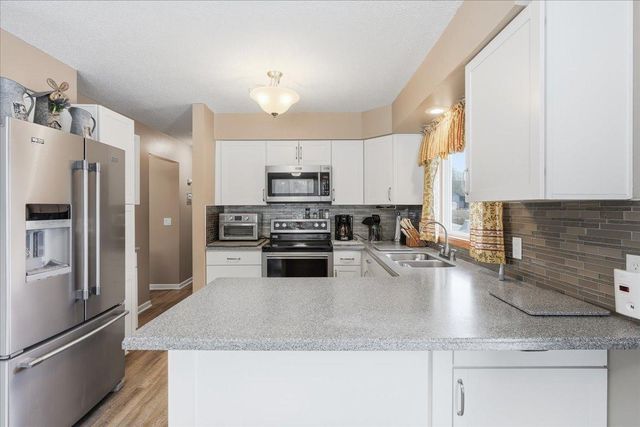 505 Chateau Court, Somerset, WI 54025