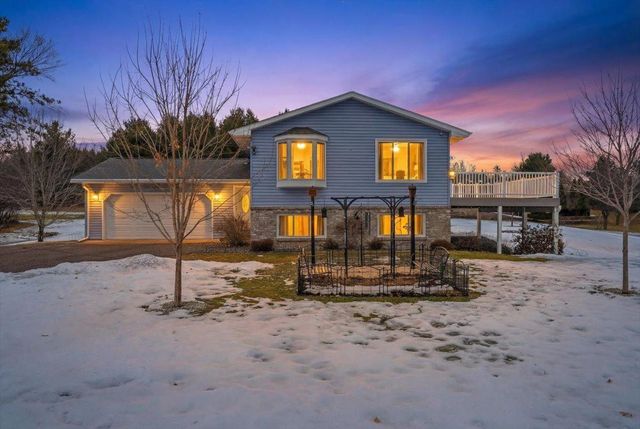 505 Chateau Court, Somerset, WI 54025