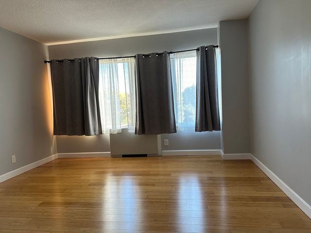 22 Chestnut Pl 306, Brookline, MA 02445