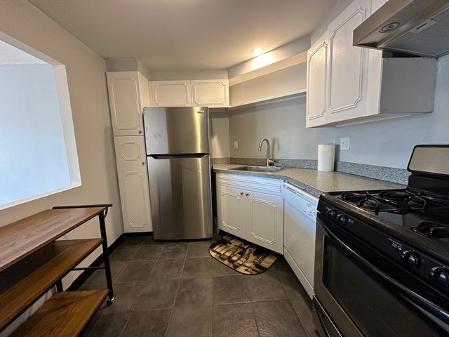 22 Chestnut Pl 306, Brookline, MA 02445