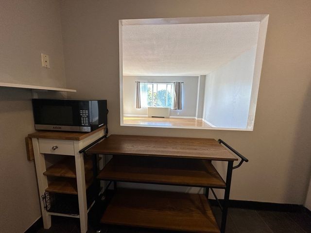 22 Chestnut Pl 306, Brookline, MA 02445