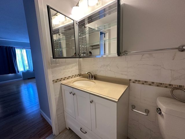22 Chestnut Pl 306, Brookline, MA 02445