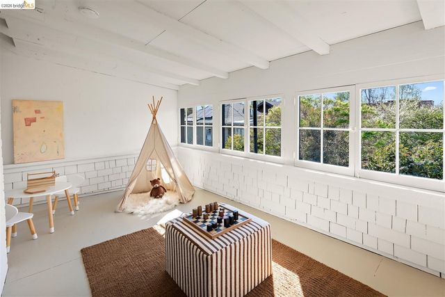 2962 Piedmont Ave, Berkeley, CA 94705