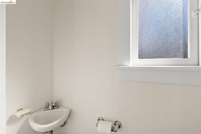 2962 Piedmont Ave, Berkeley, CA 94705