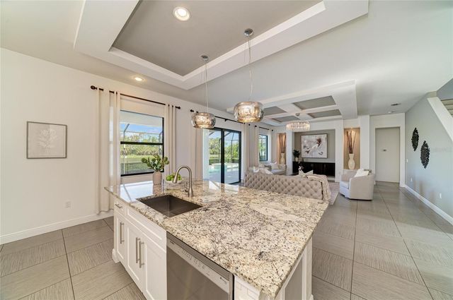 826 HONEYFLOWER LOOP, Bradenton, FL 34212