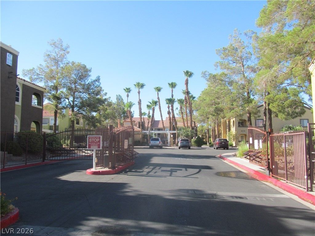 7950 West Flamingo Road 2048, Las Vegas, NV 89147