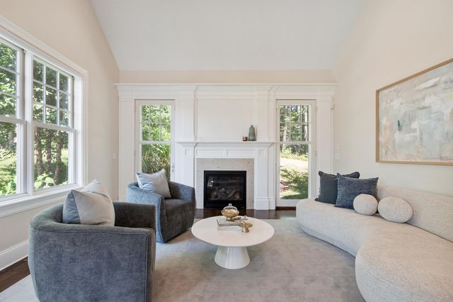 1 Garrison Way 1, Carlisle, MA 01741