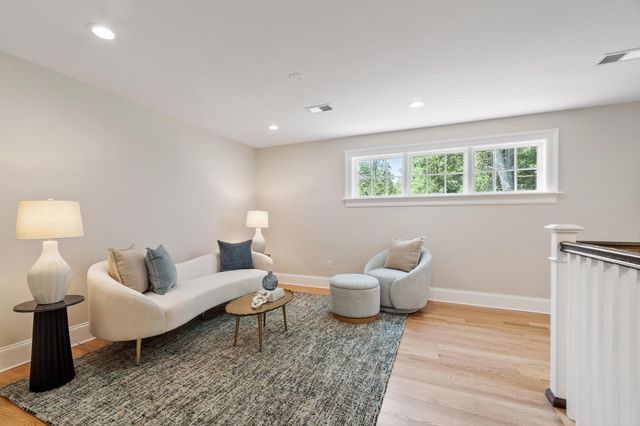 1 Garrison Way 1, Carlisle, MA 01741