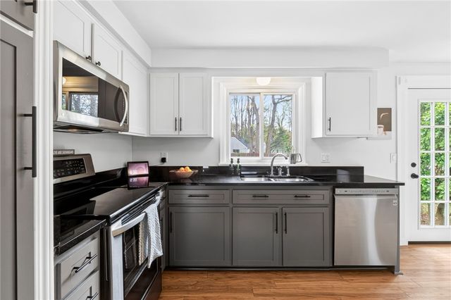 20 Hertford Way, Brighton, NY 14610