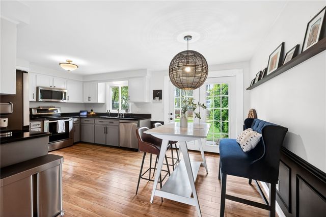 20 Hertford Way, Brighton, NY 14610