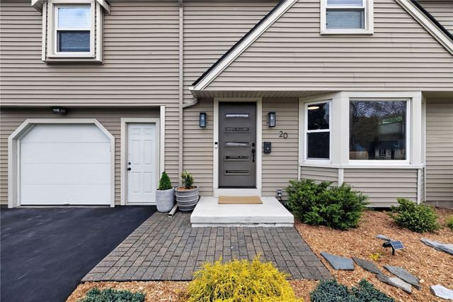 20 Hertford Way, Brighton, NY 14610