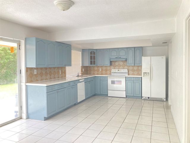 6230 SW 4th Place, Margate, FL 33068