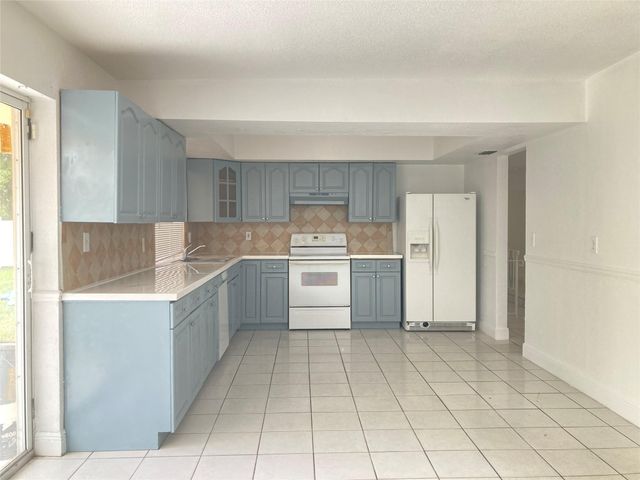 6230 SW 4th Place, Margate, FL 33068