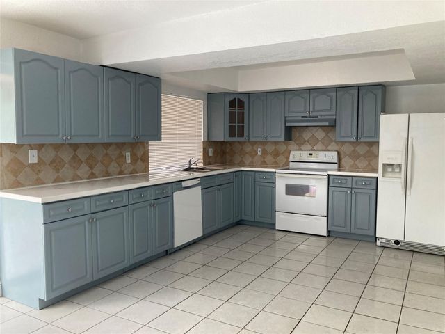 6230 SW 4th Place, Margate, FL 33068