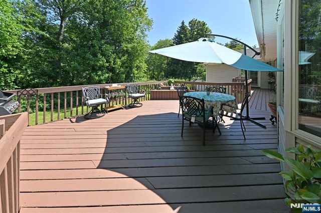 12 Heatherhill Lane, Woodcliff Lake, NJ 07677
