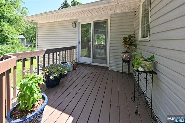 12 Heatherhill Lane, Woodcliff Lake, NJ 07677