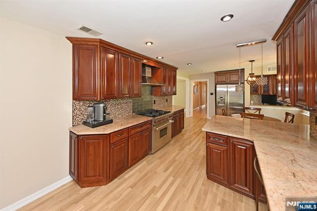 12 Heatherhill Lane, Woodcliff Lake, NJ 07677